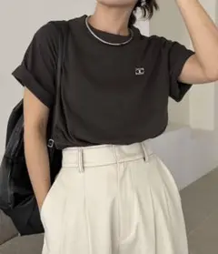 カプリシュレマージュ　ワンポイントTシャツ