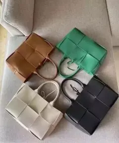 Item thumbnail for item 32946543-defe-478d-8742-9940643bc698