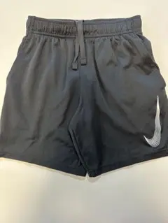 Nike キッズ　ハーフパンツ 黒　ボトムス　ウェア　サイズ　140
