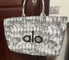 新品未使用　アローヨガ ALO Yoga　トートバッグ　グレー