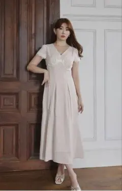 Her lip to Polka-Dot Lace-Trim Dress