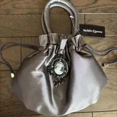 【タグ付き新品】　グレー　バッグ　サテン　上品