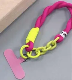 ⭐️新品未使用⭐️スマホ用ツイストショートストラップ　ピンク×ネオンイエロー