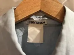 ISSEY MIYAKE ライトブルー長袖シャツ