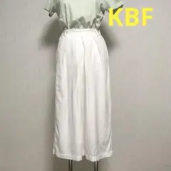 KBF ケービーエフ　涼しげワイドパンツ　ホワイト　美品　白でも裏地で安心