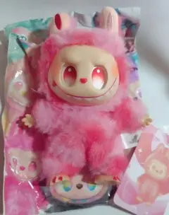 ラブブ　赤　ぬいぐるみ