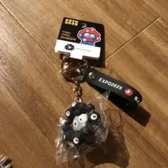 [限定コラボ] サンリオ×黒ミャクミャク ハンギョドン　キーホルダー