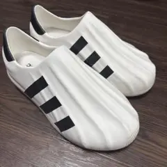 adidas ホワイト/アディフォーム