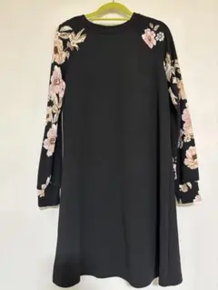 膝丈ワンピース