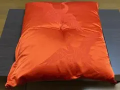 【新品未使用】　お祝い座布団　鶴　寿　赤