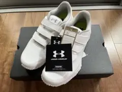 トレーニングシューズ アンダーアーマー 白 ベルクロ