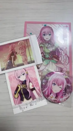 巡音ルカ　缶バッジとポストカードセット