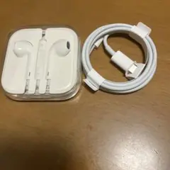 ホワイト イヤフォンと充電ケーブル セット