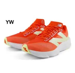 比較的美品　New Balance FuelCell PVLSE 24㎝