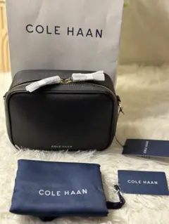 COLE HAAN バッグ　ブラックポーチ