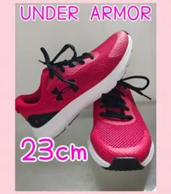 新品未使用 UNDER ARMOR ジュニアランニングシューズ23cmトレシュー