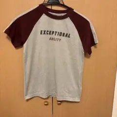 ライトグレーとバーガンディの半袖Tシャツ　140