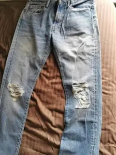 Levi's ライトブルーダメージデニム