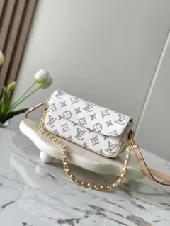 Louis Vuitton ショルダーバッグ ホワイト