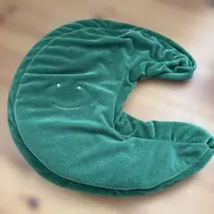 月の形状のグリーンクッション