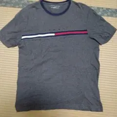 TOMMY HILFIGER グレー Tシャツ