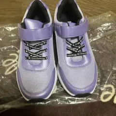 女の子 パープル スニーカー 22㎝　新品