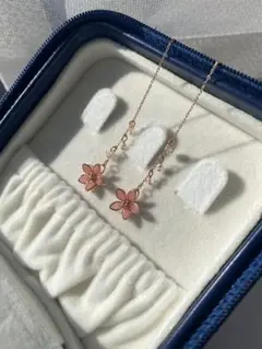 花柄ピアス