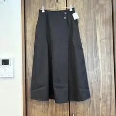 新品タグ付き　黒 ボタン付き ロングスカート