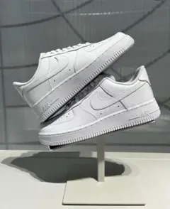 AF1 レトロクラシック 耐久性のあるロートップ ユニセックス ホワイト