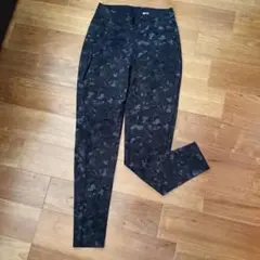 UNIQLOレディーススパッツ　カモ柄値下げ！