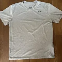 Nike グレー Tシャツ