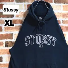 《ステューシー》ビッグロゴ 刺繍SSロゴ XLビッグサイズ ブラック系 パーカー