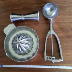 アイスクリームディッシャー・グレープフルーツ搾り器 ・ウイスキーメジャー　3点