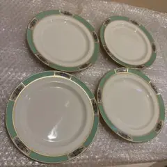 Item thumbnail for item 065d7459-4833-4573-bcb1-0be8bd7dc39f