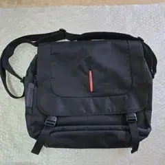 美品　サムソナイト　ブラック メッセンジャーバッグ　ショルダーバッグ