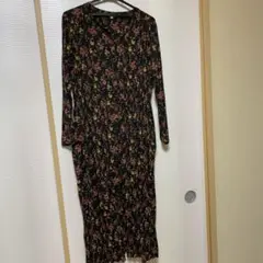 スタジオクリップの花柄ワンピース