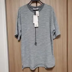 グレーTシャツ