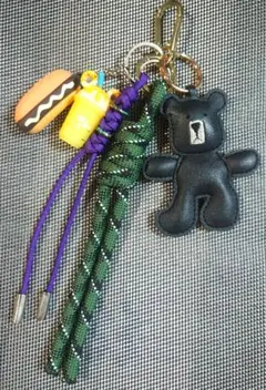 ハンドメイド　バックチャーム　じゃらじゃらキーホルダー　パラコード　ベア　パン