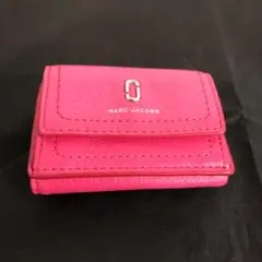 MARC JACOBS スナップショットミニトライフォルドウォレット