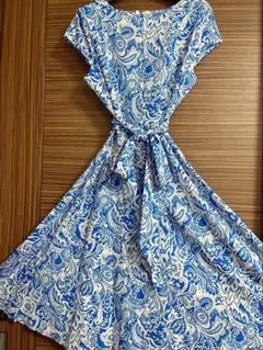 細見え　夏ワンピ 青×白 花柄 半袖 ひざ丈 清楚コーデに♪デート・お出かけに