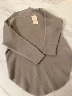 新品 未使用品 ニット トップス グレージュ 春先ニット