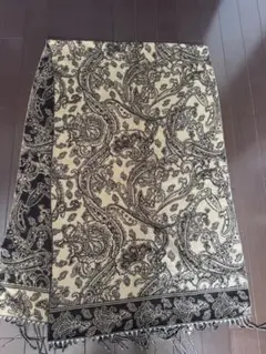 ペイズリー柄 ストール クリーム色と黒 約53cm x 180cm