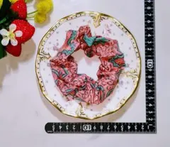 シルク生地100%シュシュ ピンクと青の模様