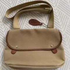 Brady ショルダーバッグ ベージュ