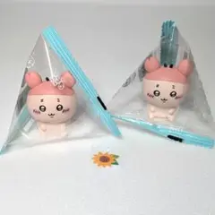 ちいかわ　カニちゃん　インテリアミニフィギュア　古本屋　２個　キャンドゥ