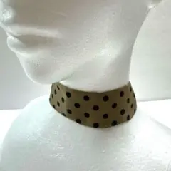 ベージュ 黒ドット チョーカー