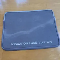 【新品未使用】FONDATION ルイヴィトン美術館　PCケース LOUIS VUITTON fondation louis vuitton ルイ ヴィトン 美術館