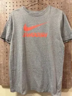 Nike SWOOSHロゴ グレー Tシャツ M