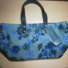 KEYUKA Fabriclotek グレーと青の花柄バッグ タグ付き 美品