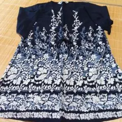 HathKala ネイビー花柄刺繍チュニック
